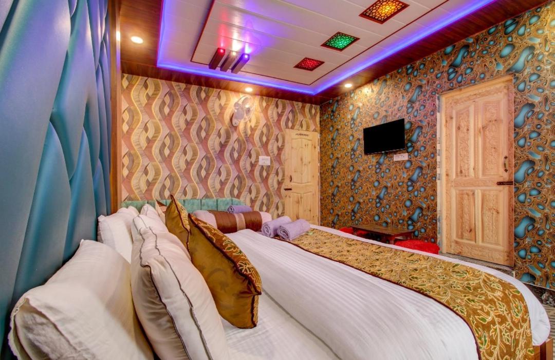 Hotel Royal Hameed Srīnagar 객실 사진